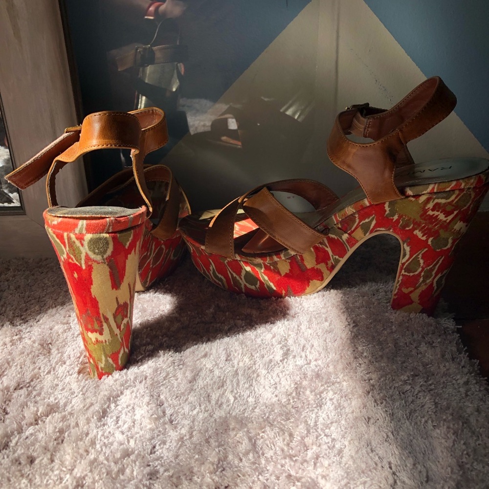 Boho Rampage Heels - Picture 4 of 6